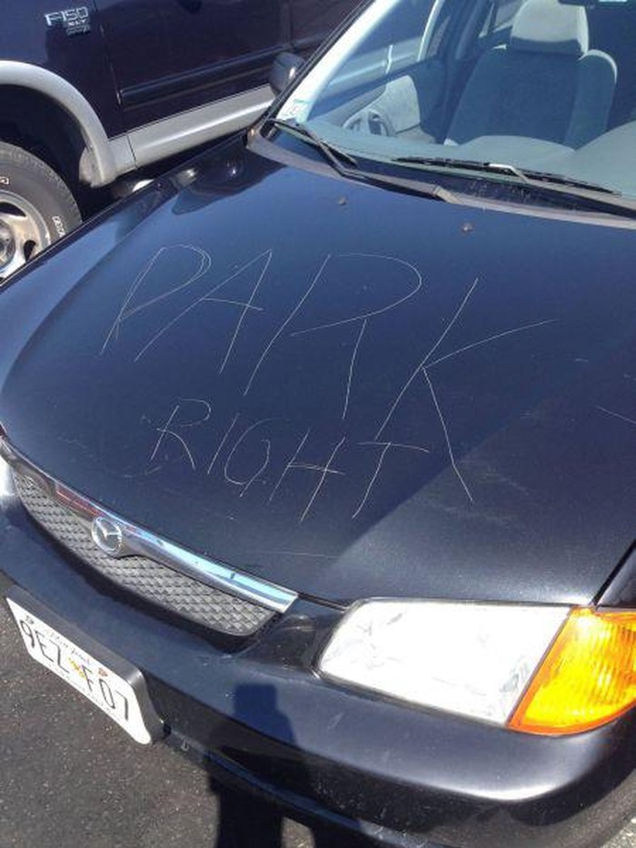 Isključarili mu auto zbog parkiranja: Pa se ti zajebavaj!