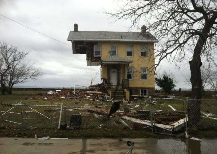 Uragan stvarno ženski: Istjera te iz kuće i uzme ti pola