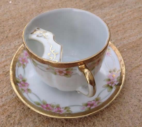 Šalica za gospodu sa štitnikom za brkove