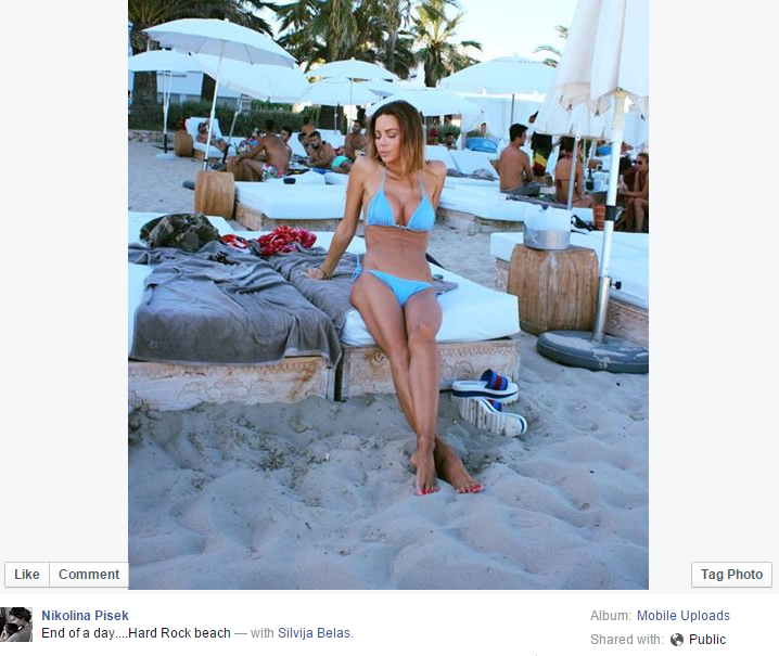 Nikolina Pišek izbacila sise