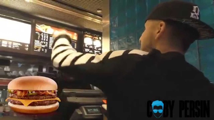 VIDEO: Lik oduševio osoblje fast fooda - odrepao narudžbu "like a boss"