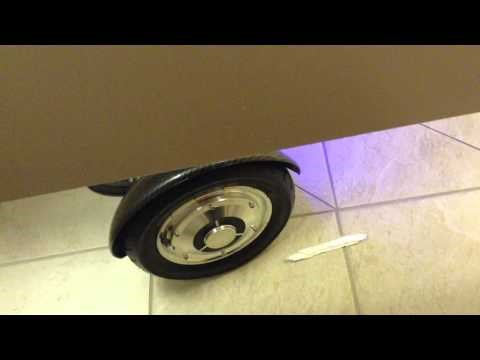 VIDEO Pogledajte što je snimio u muškom WC-u! Je li to ta budućnost koju želimo?