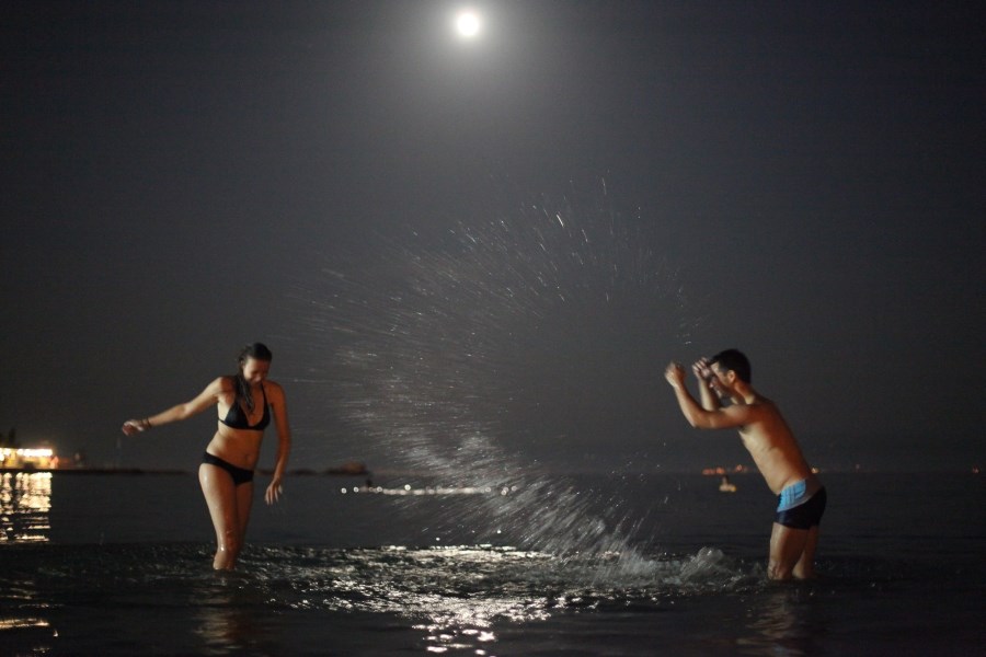 Noćno kupanje na Bačvicama