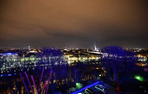 Prekrasna noćna panorama Torina