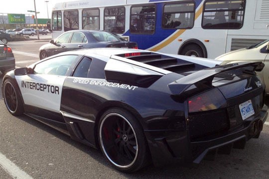 Lamborghini presretač: Sad ti gonjaj nabrijanog Golfa