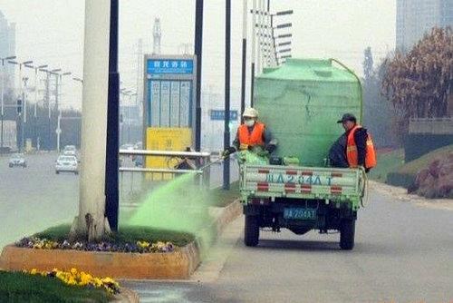 Kinezi bojaju travu da bi bila zelena