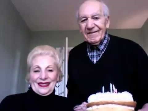 VIDEO Baka i djed su htjeli napraviti rođendansku fotku za obitelj no slikanje im nije išlo po planu