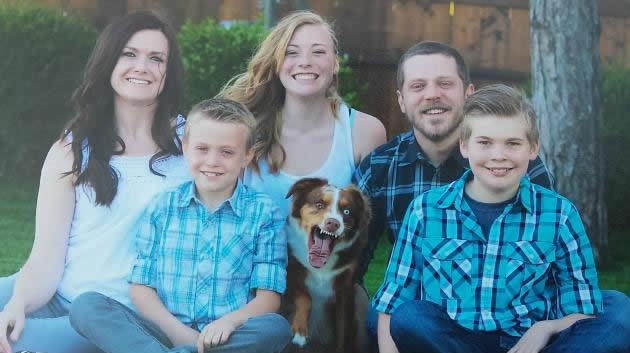 Fotogenični pas zasjenio cijelu obitelj