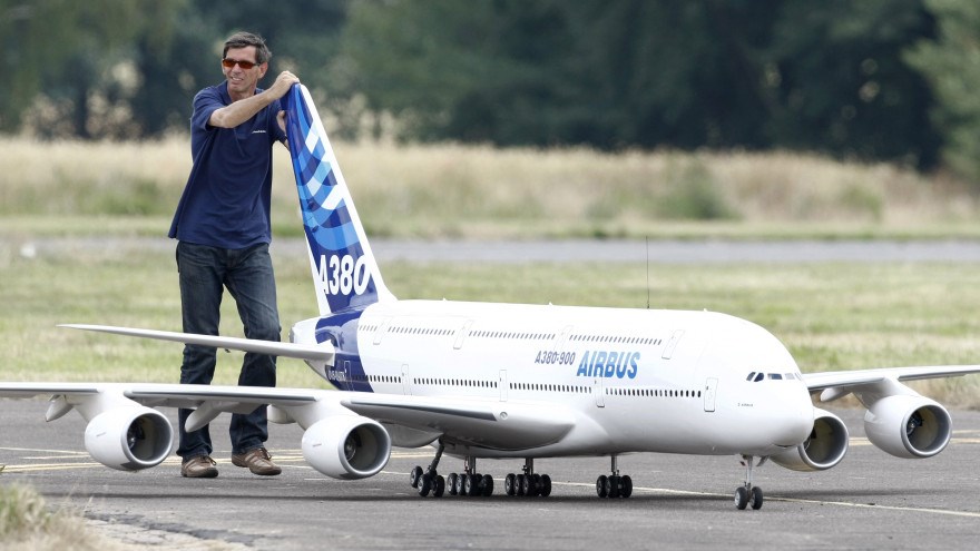 Leteći model putničkog aviona: Šta nisi odma pravi složio?