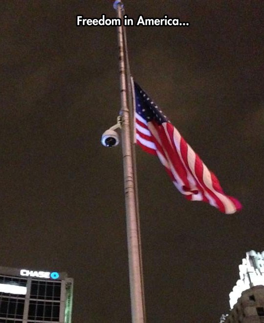 Američka definicija slobode uključuje hrpu kamera