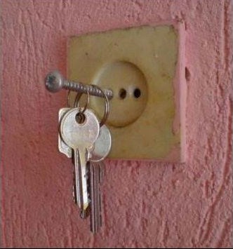 Ključ nije ispod otirača :)