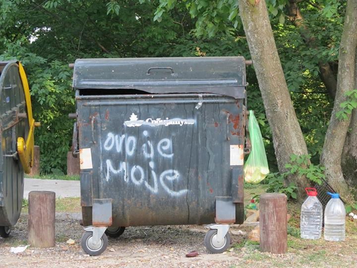 Više smeća, manje cvijećaaaaa