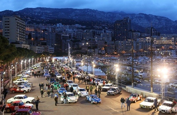 Oldtimeri preplavili Monako