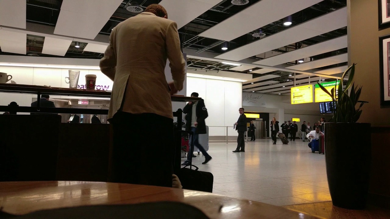 VIDEO Čovjek izgubio živce i dao otkaz dok je čekao u zračnoj luci