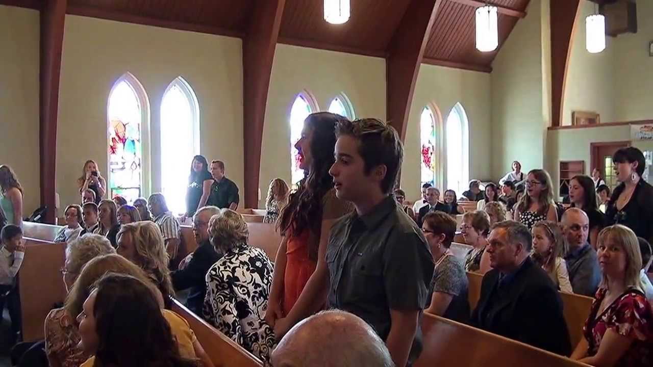 VIDEO: Ustali usred crkvenog vjenčanja i napravili spektakl