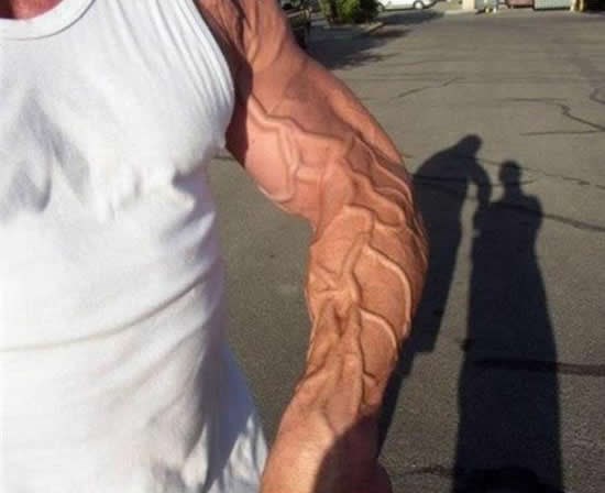 Čuo da žene vole snažne ruke