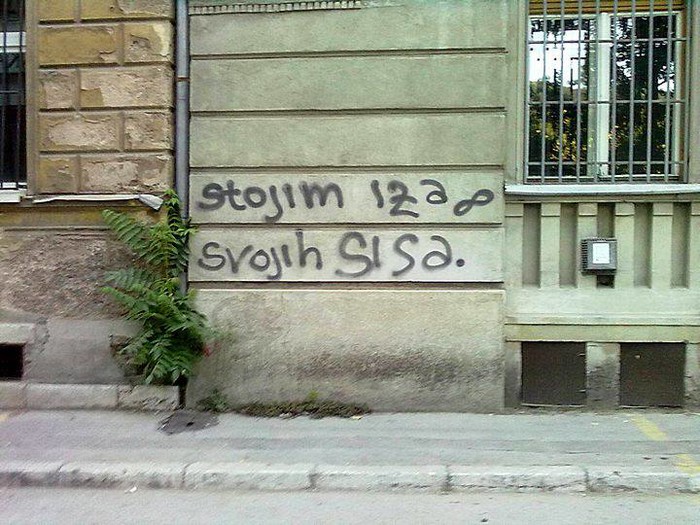 Samouvjerena djevojka ima svoj stav i gotovo!