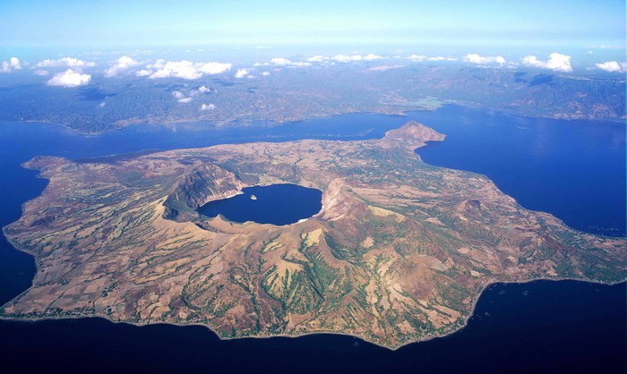 Otok na jezeru na otoku na jezeru na otoku