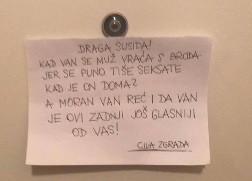 Ostavili su susjedi poruku na vratima i nadamo se da je muž nije prvi pročitao