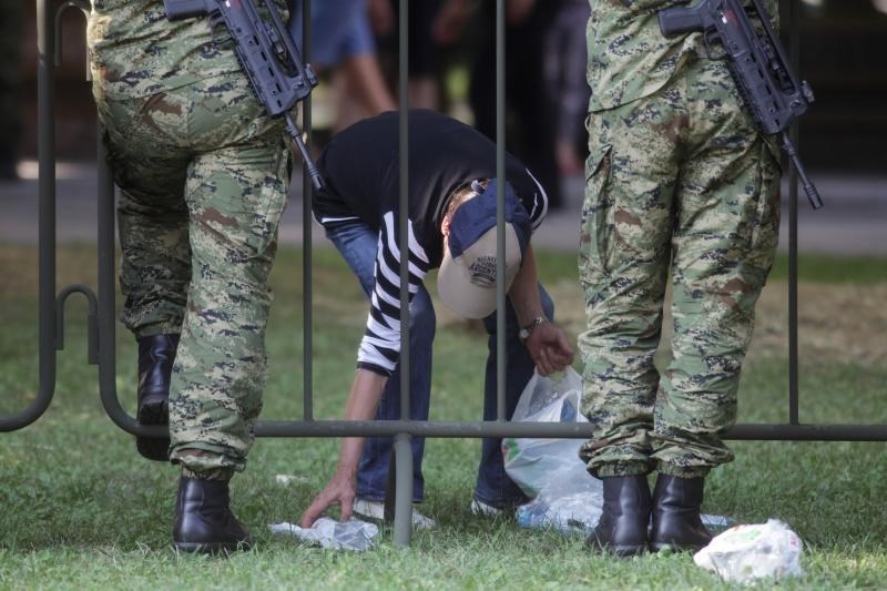 SIROTINJA NA MIMOHODU: Kad moćna vojska prođe, ovo je stvarnost kojoj se vraćamo..
