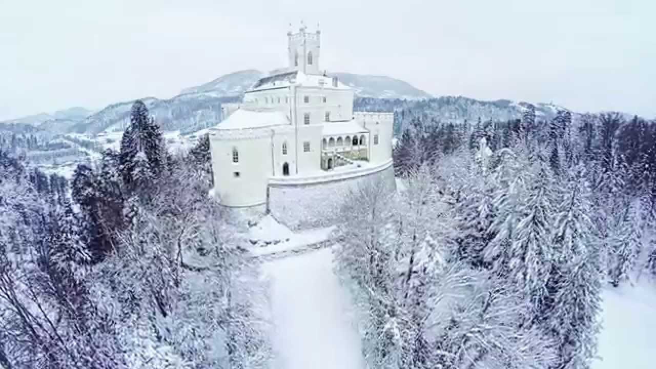 PRAVA ZIMSKA IDILA Pogledajte prelijepu snimku snijegom okićenog Trakošćana!