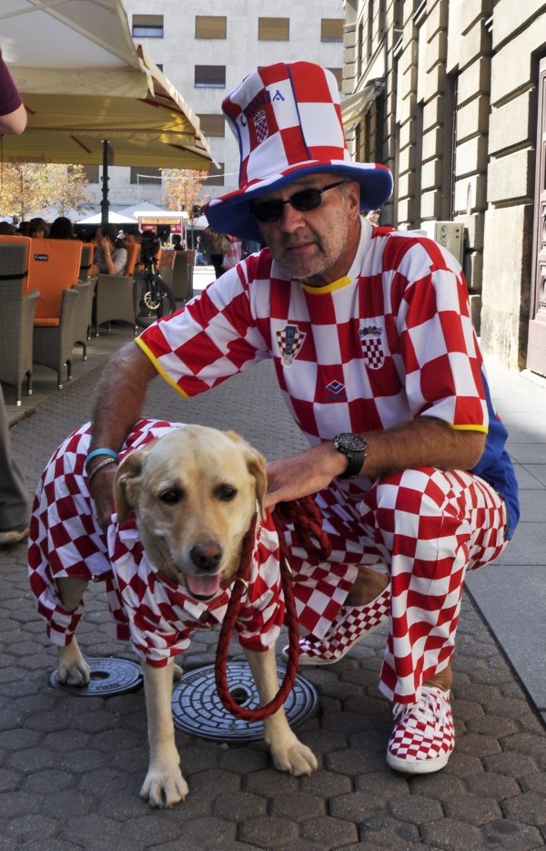 Najveći navijači hrvatske repke spremni za večerašnju tekmu