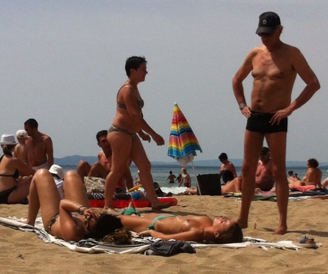 Nema suptilno kad je sisa na "public"