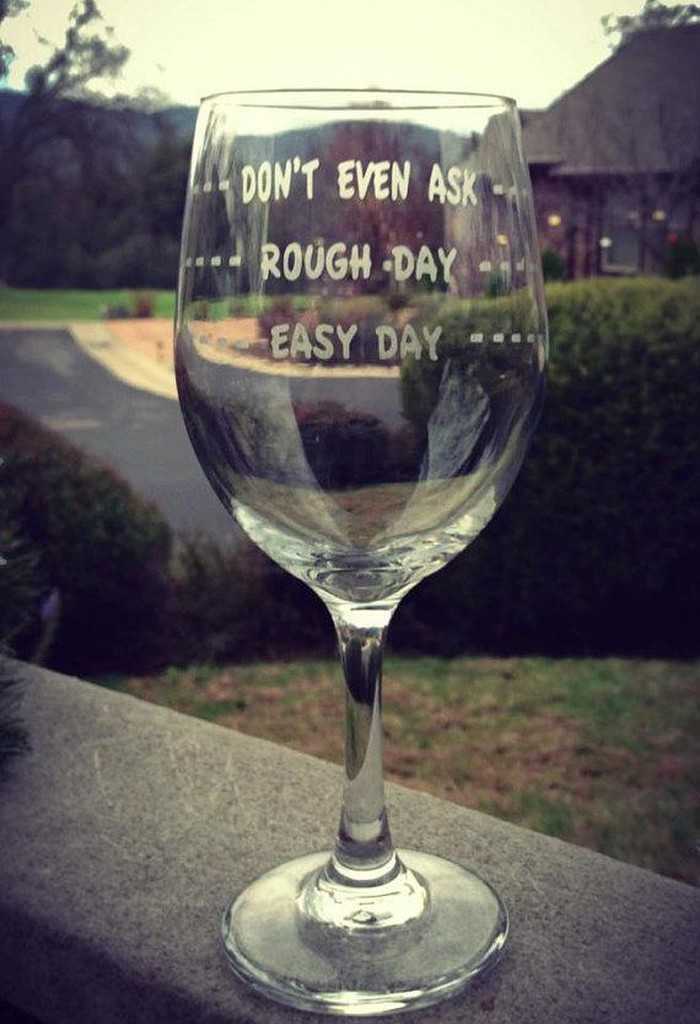 Čaša za vino s mjeračem raspoloženja