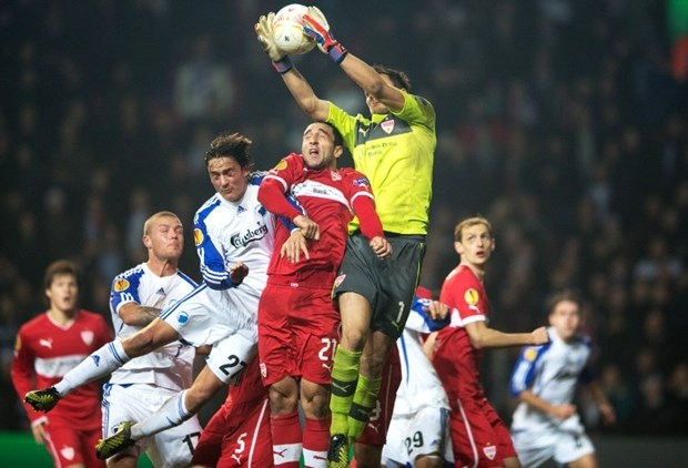 Hrpa momaka i jedna lopta