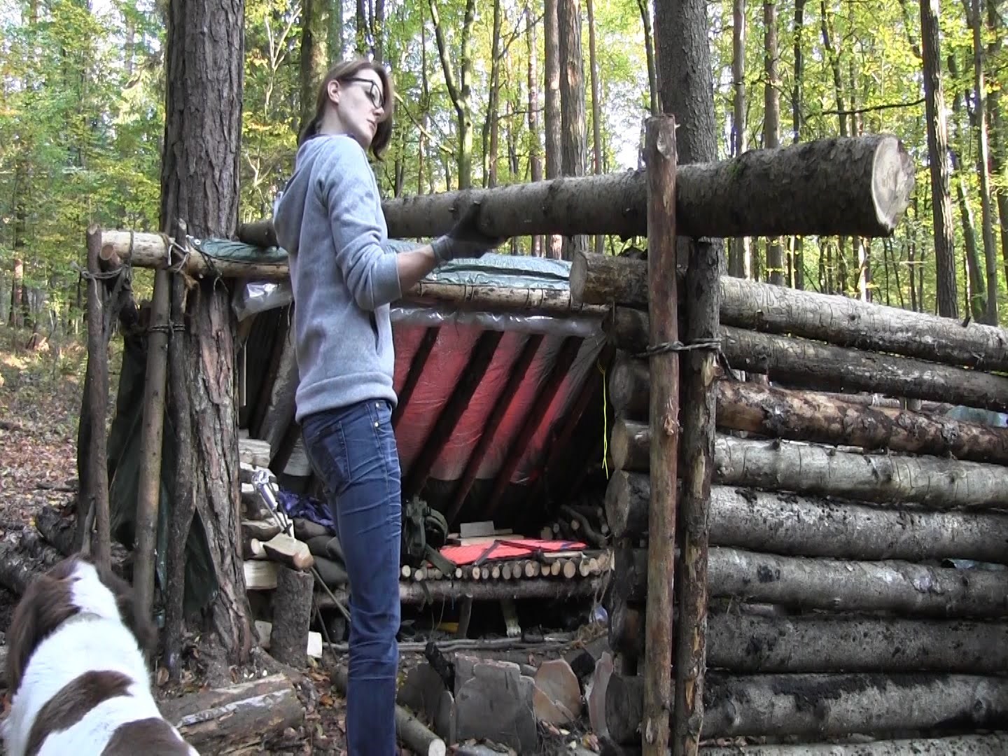 PRAVA PROFESIONALKA: Pogledajte što je ova žena sama napravila usred šume!