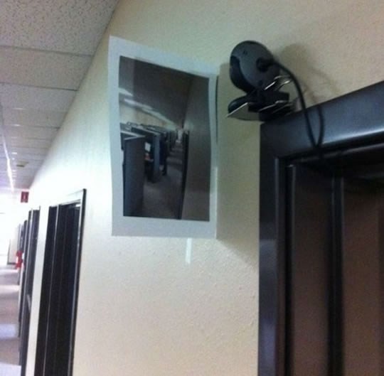 Šef počeo špijunirati, radnici uzvratili udarac