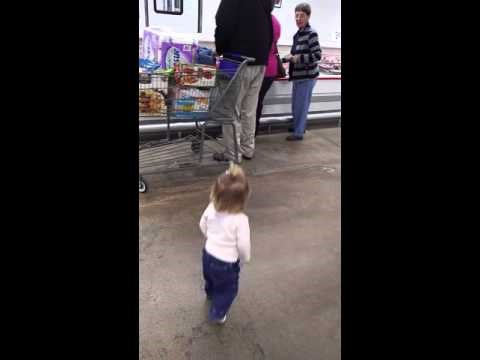 PRESLATKA KLINKICA šoping centrom širila ljubav i veselje, ljudi se rastopili od sreće