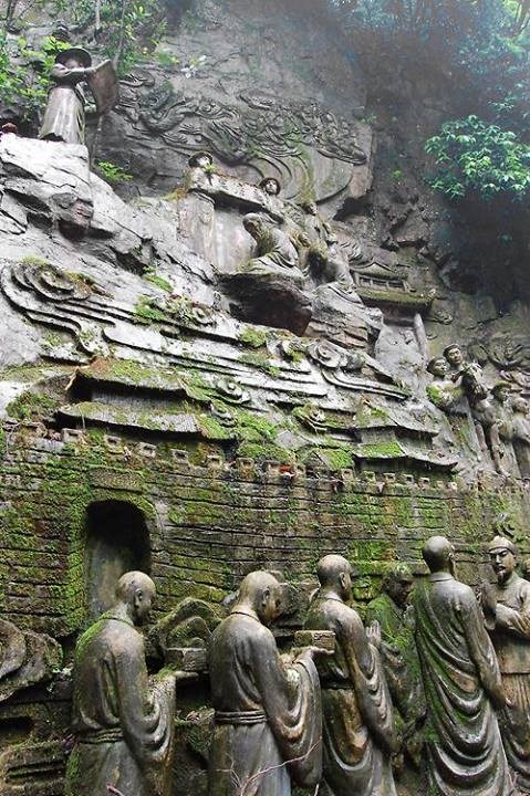 Drevne skulpture na litici - Kina