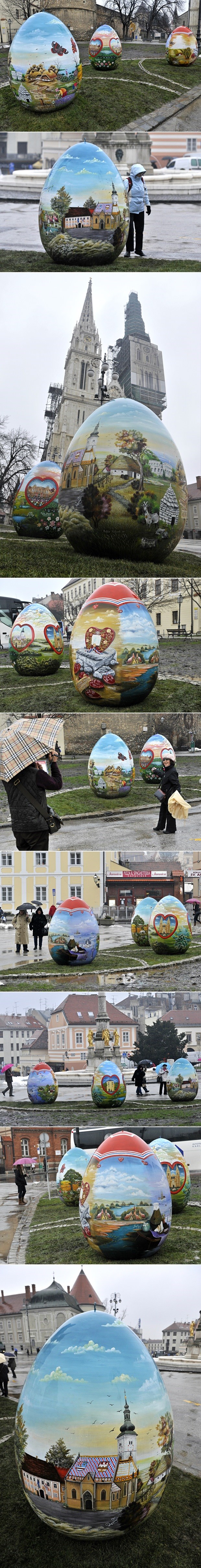 Velike šarene pisanice pred zagrebačkom katedralom