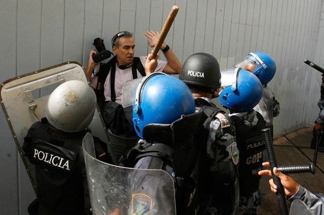 najopasniji neprijatelj današnjice..novinar naoružan dokazima..