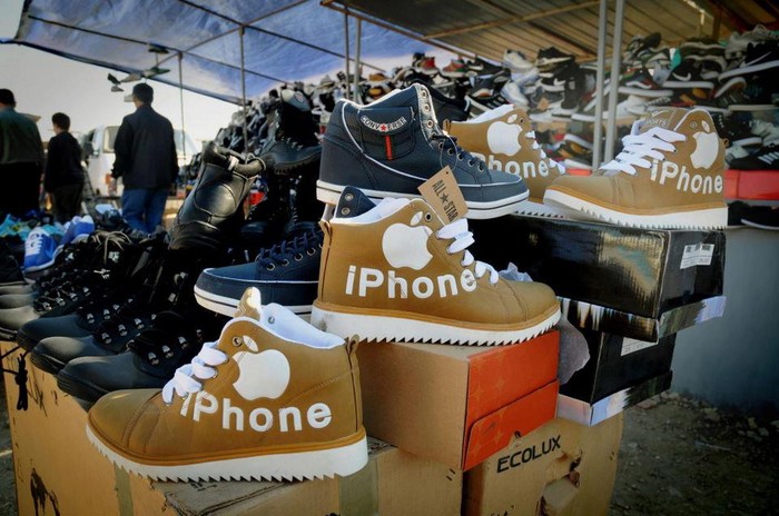 Da nakeljiš "iPhone" na kamen, kupili bi ga