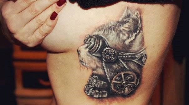 Ne zuri u skrivenu sisu, bitna je tetovaža