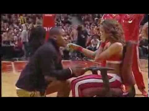 6. Riskantnim potezom pred punom dvoranom curi navijačici skoro složio infarkt