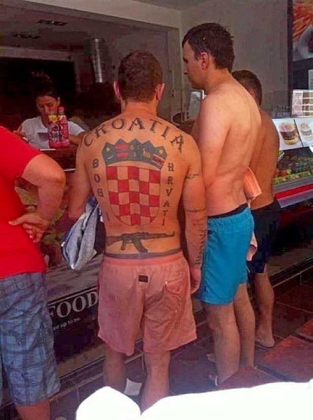 Bog preferira kalašnjikov?