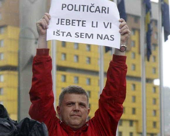 Političari, dokle će vam narod biti "gumena lutka"?