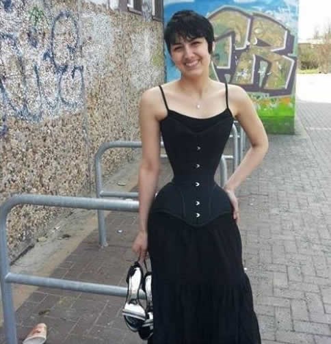 Žena redefinirala frazu "lomna u struku"