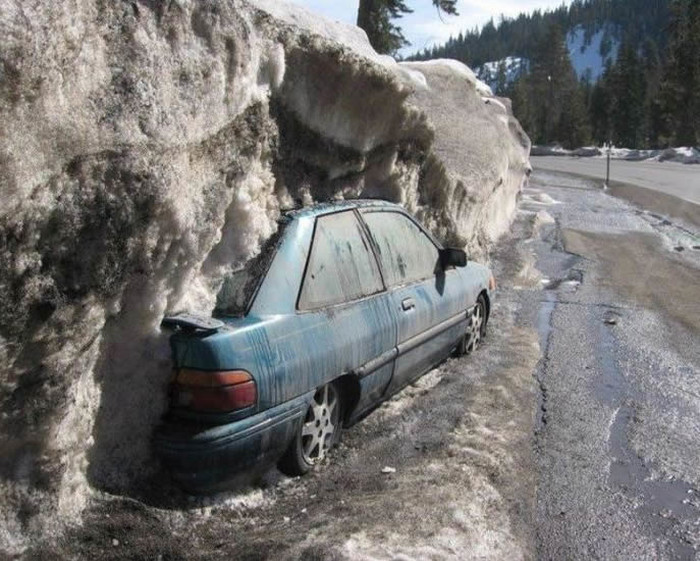 Pa se ti žali Kanađaninu da ti je snijeg zatrpao auto