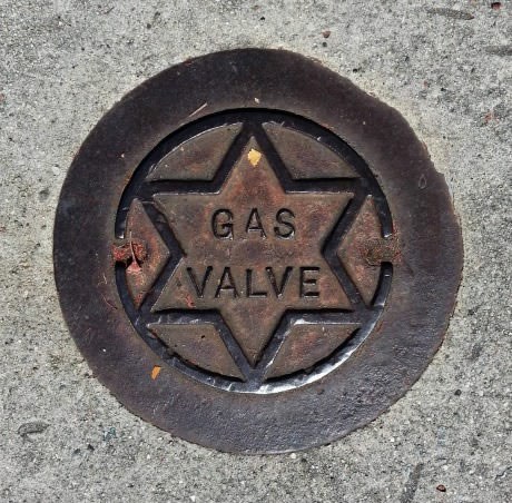 Nabili šestokraku zvijezdu na plinski ventil