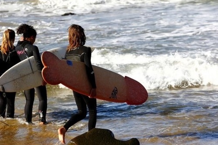 Penis-surferica ponovno jaše