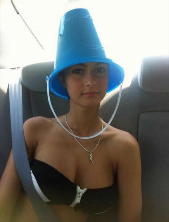 Ono kad si lijepa i s kantom na glavi