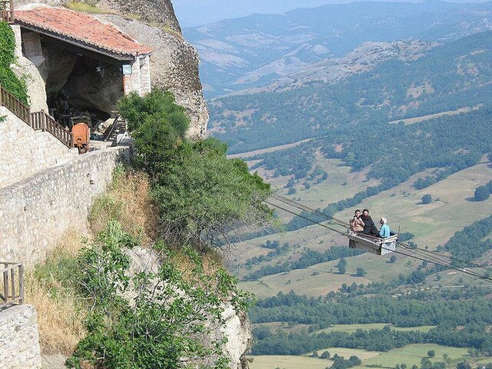 Pa mu sad ti dođi u posjet ako se bojiš visine