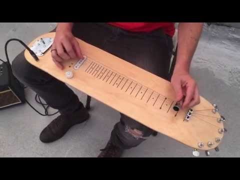 POSLUŠAJTE KAKO ZVUČI: Od skejta napravio - električnu gitaru