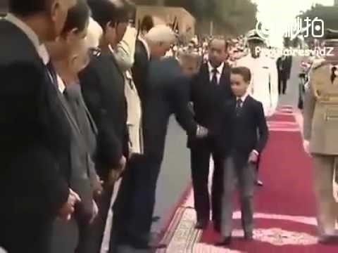 Kamera snimila trenutak u kojem je hrpa starijih muškaraca pokušala poljubiti 12-godišnjeg dječaka!