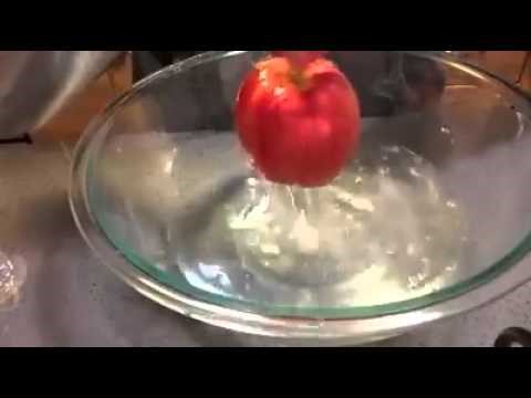 VIDEO koji će vas zgroziti: Koliko je to otrova na jabuci!?