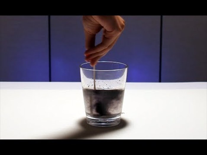 VIDEO: Ova kemijska reakcija je toliko nevjerojatna da ćete pomisliti da se radi o montaži